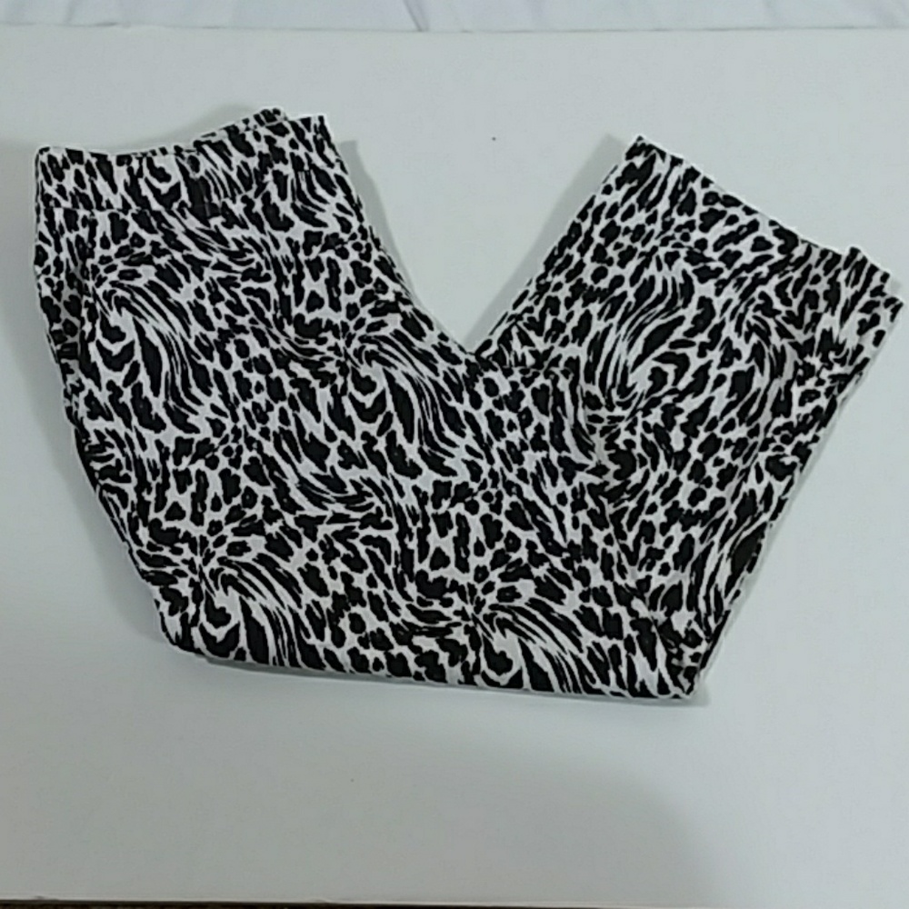 Madison brown/white capris